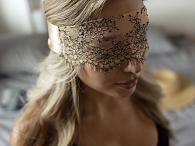 Купить Нежная кружевная маска на атласных завязках в Москве.